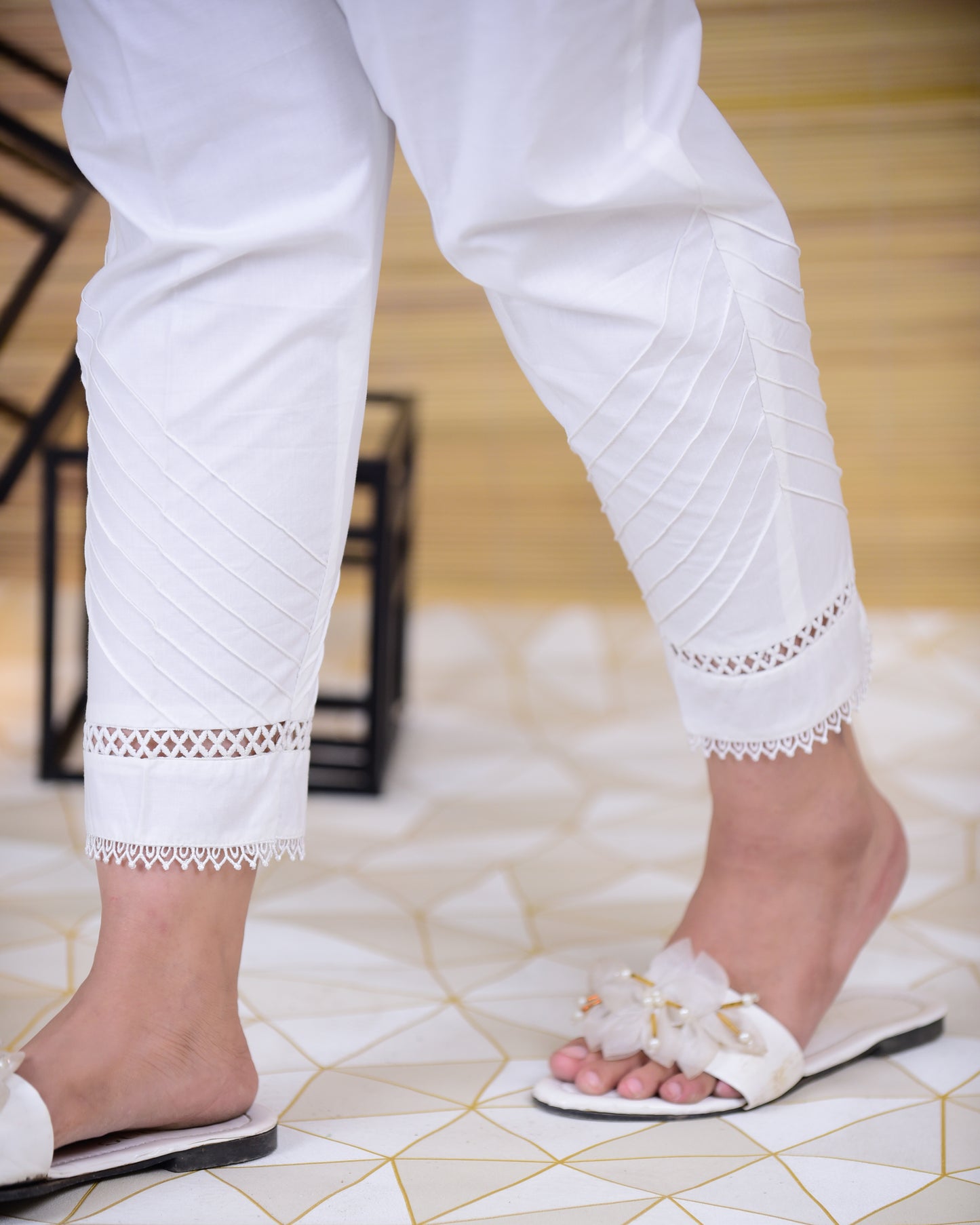 V2 Lace