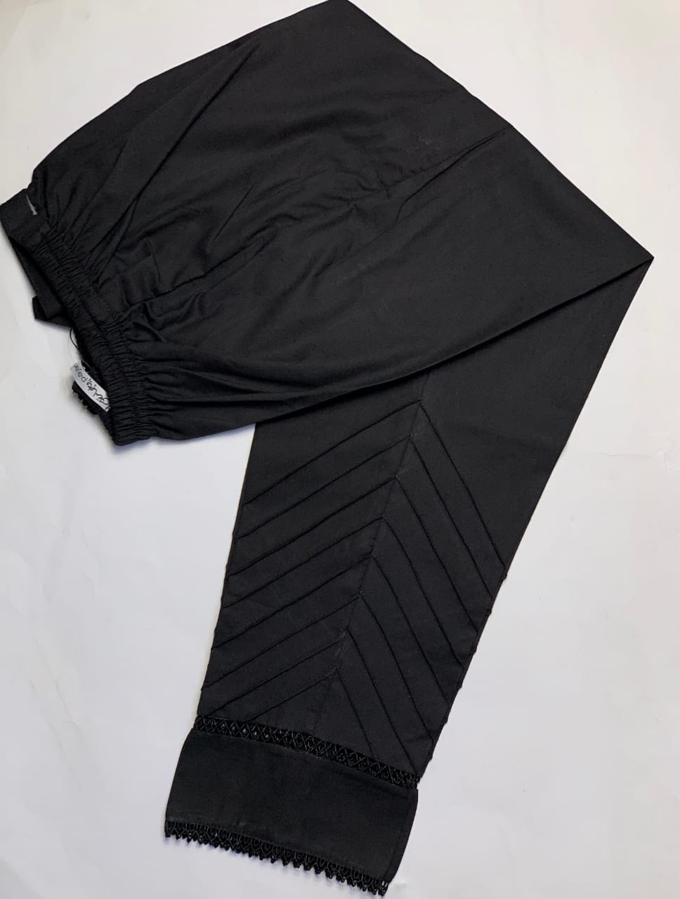 V2 Lace